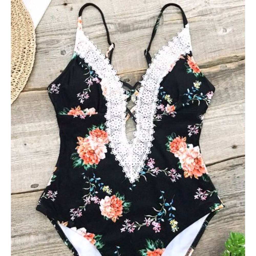 One piece swim suit